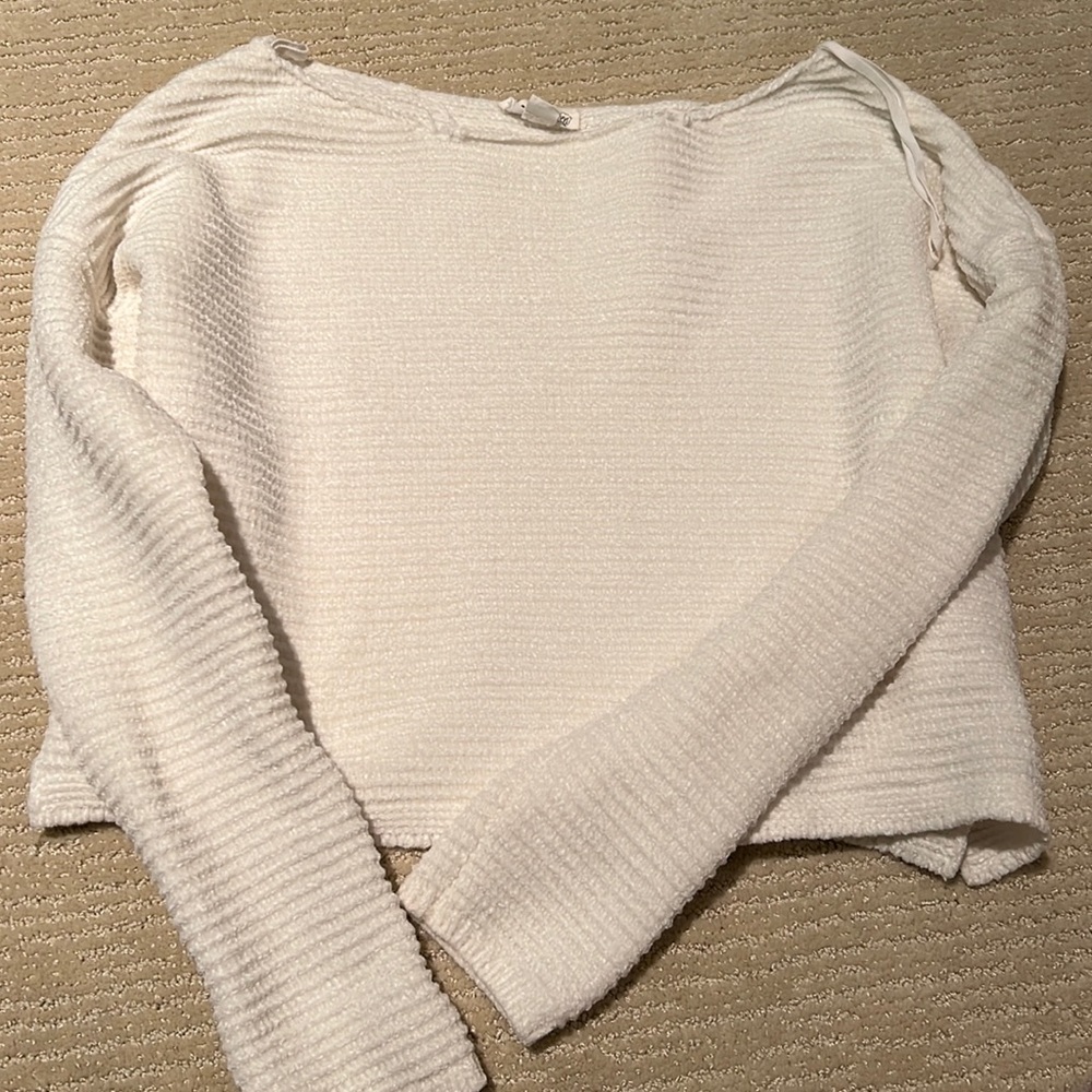 Garage size XS white sweater